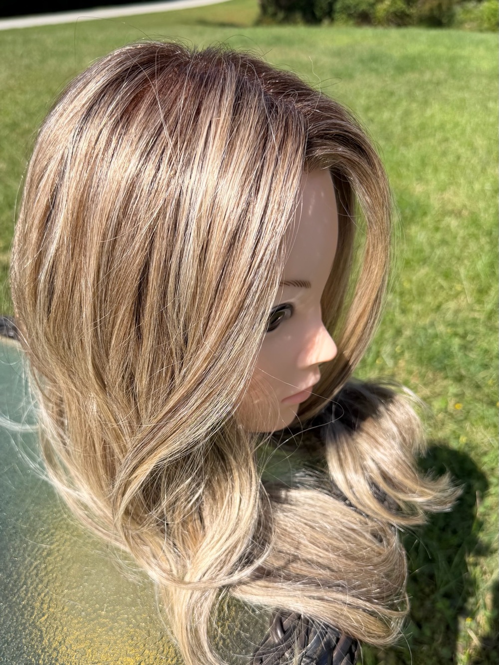 Belle Tress ICON Roberts Wig Sparkling champagne blonde rooted